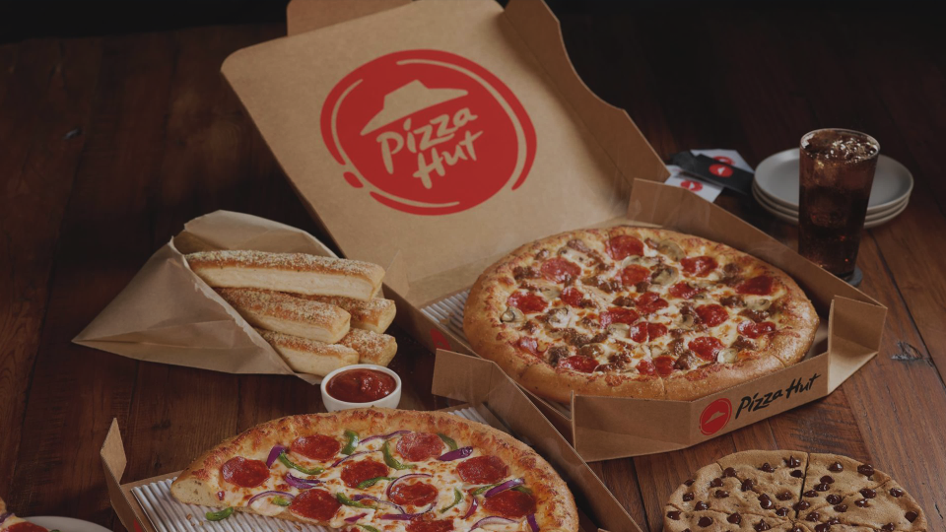 Pizza-Hut-Table